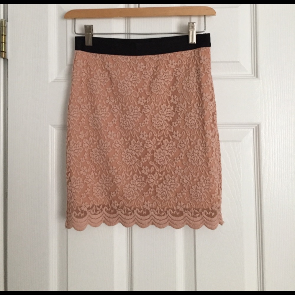 Beautiful Pink/nude face skirt with black skirt